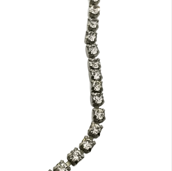 VINTAGE 1950s SILVERTONE DIAMANTE COLLAR/CHOKER LENGTH STATEMENT NECKLACE - Picture 5 of 7